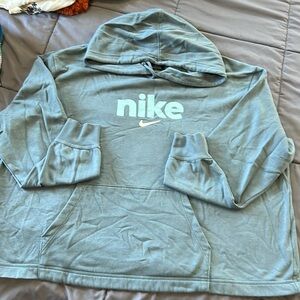 Nike woman’s plus size sweatshirt